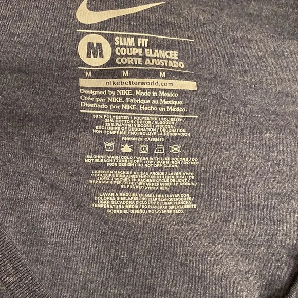 Nike Women's SlimFit Detroit Tigers Shirt size Medium - Picture 4 of 8